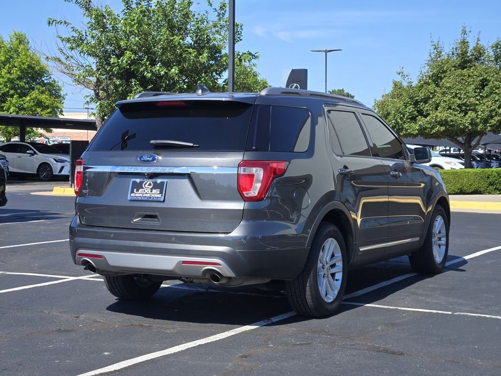 Used 2017 Gray Ford XLT image 7