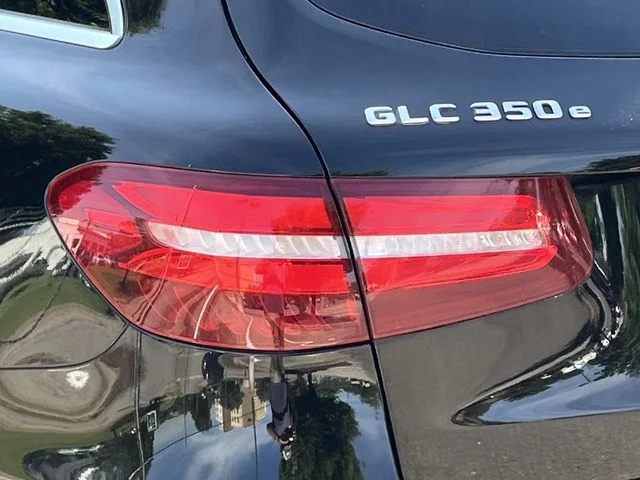Used 2019 Black Mercedes-Benz GLC 350e image 10