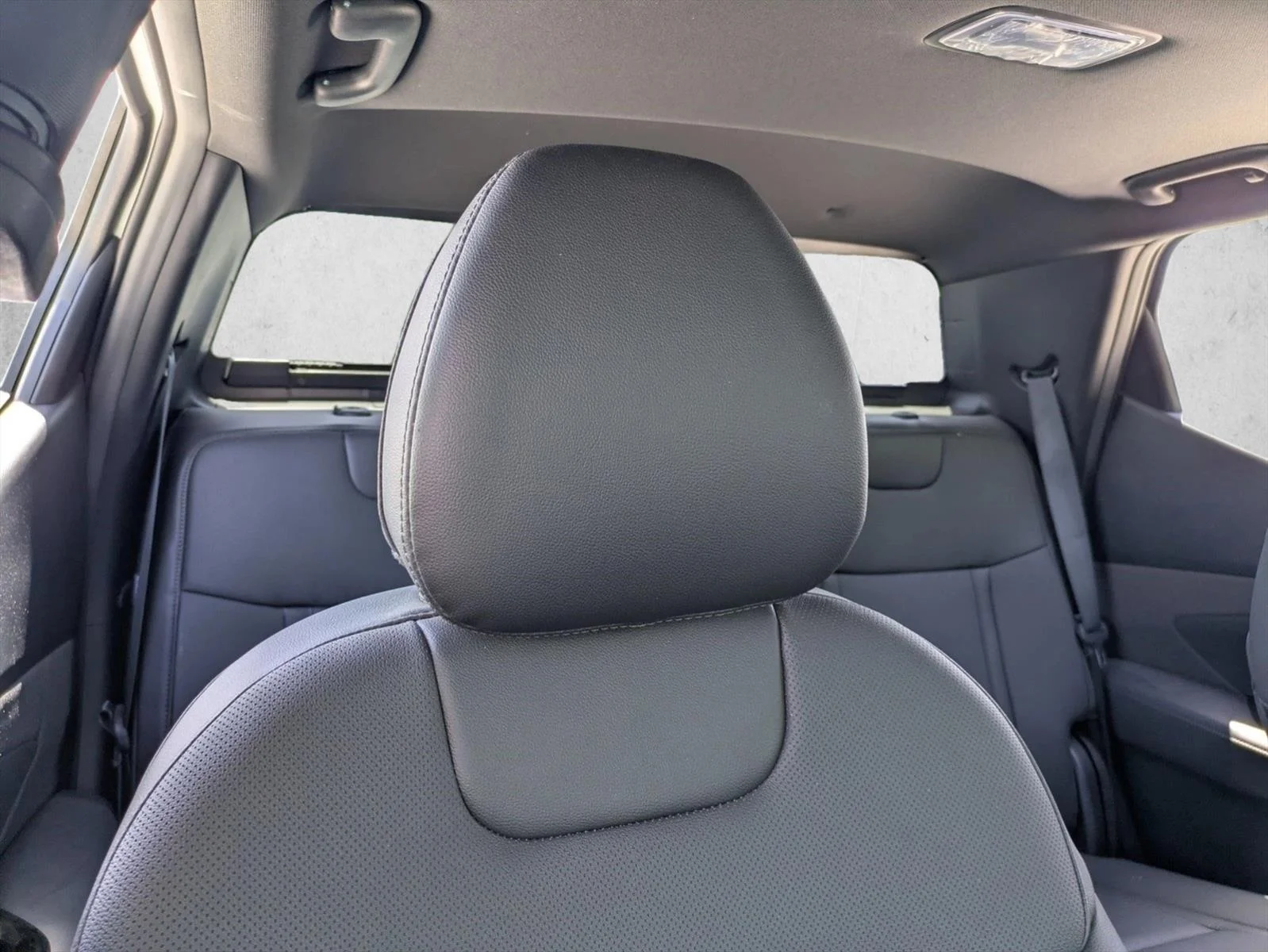 Used 2025 Atlas White Hyundai SEL Activity image 14