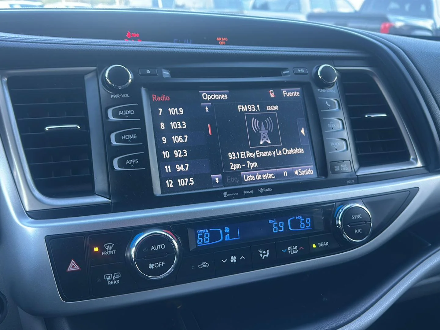 Used 2018 Midnight Black Metallic Toyota XLE image 12
