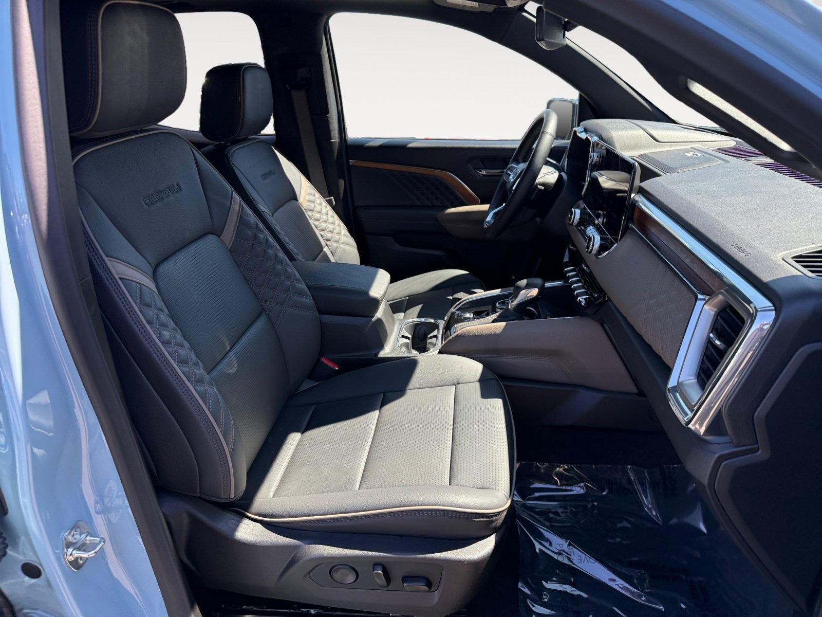 Used 2026 Glacier Metallic GMC Denali image 19