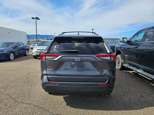 Used 2019 Magnetic Gray Metallic Toyota XLE Premium image 9