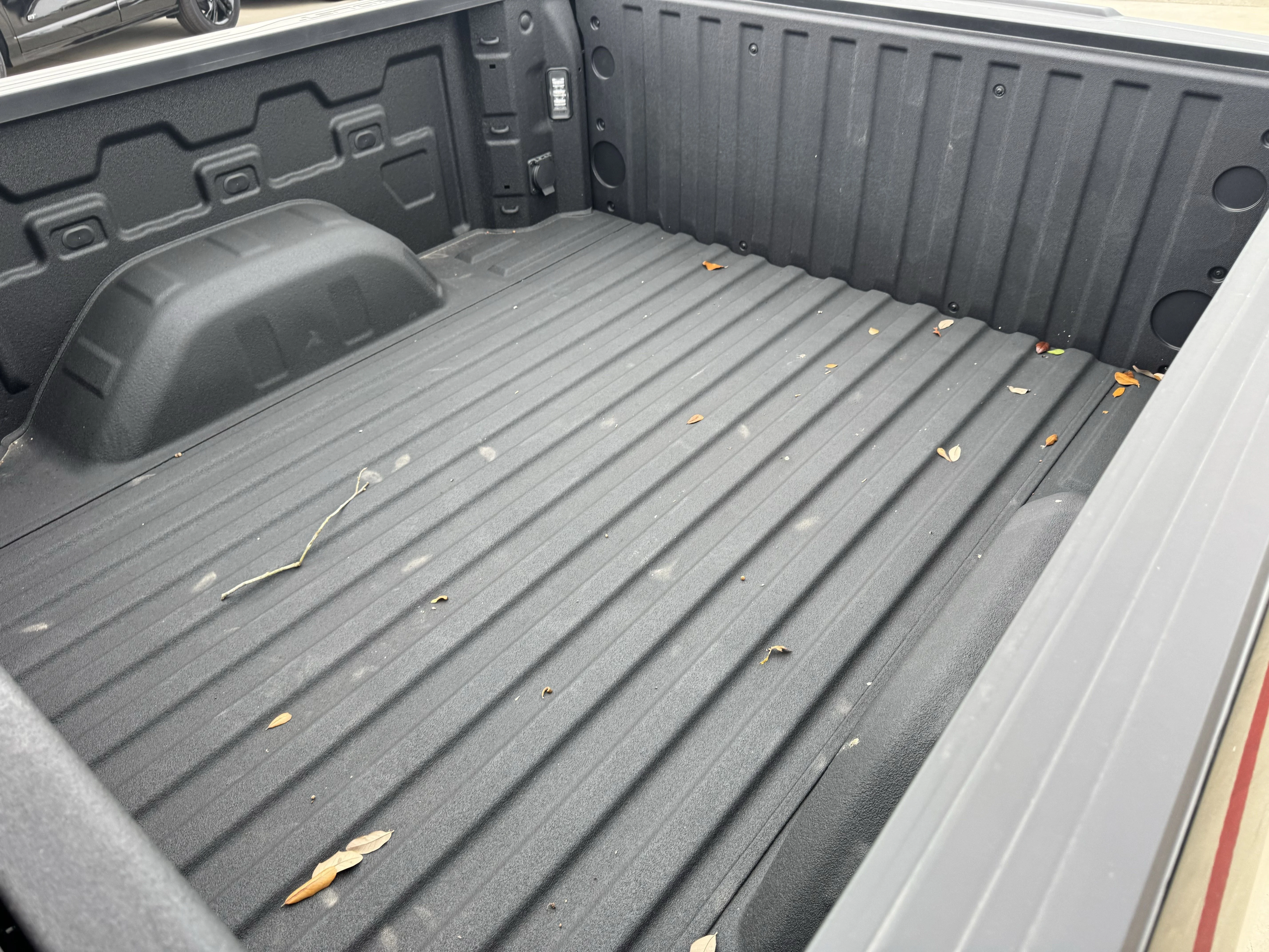 Used 2025 Black Chevrolet High Country image 26