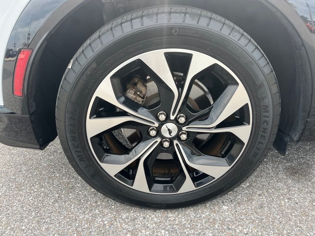 Used 2022 White Ford Premium image 6