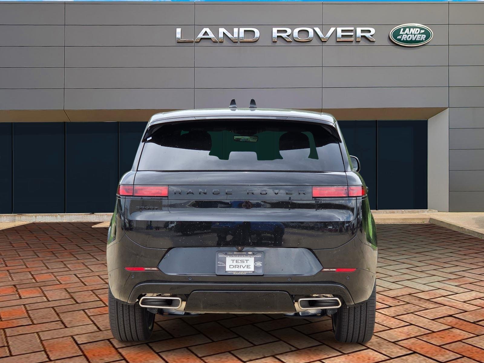 New 2026 Santorini Black Land Rover Dynamic SE image 5