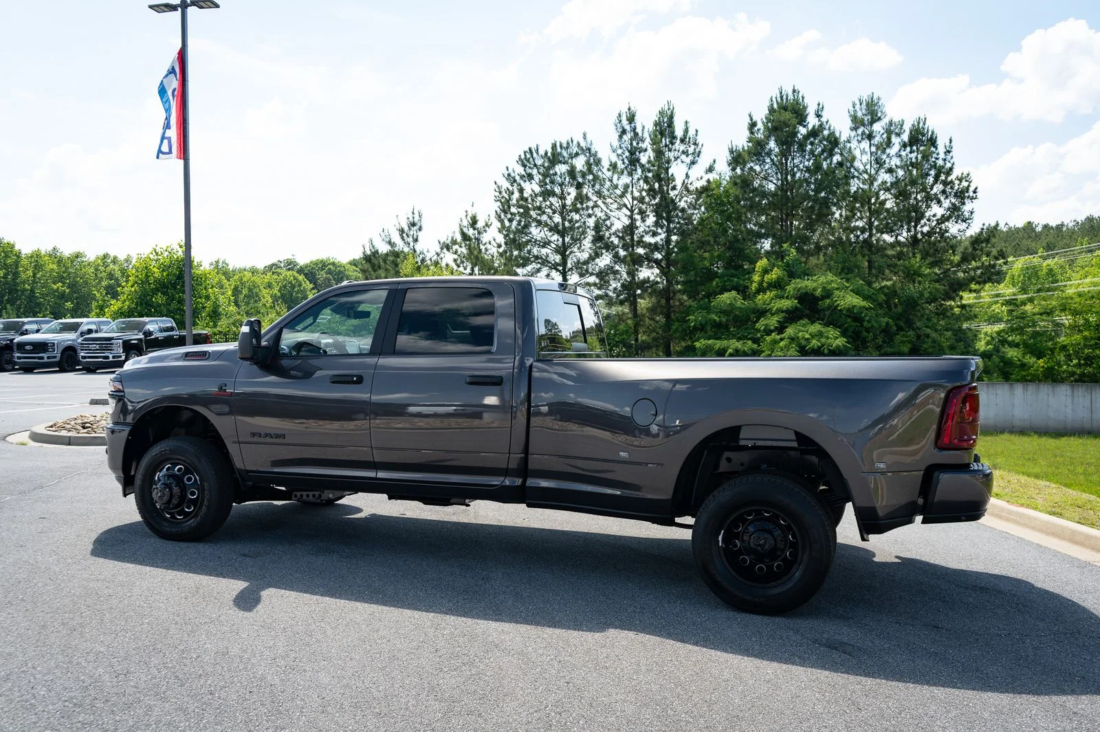 New 2026 Granite Crystal Metallic Clear-Coat Exterior Paint RAM Big Horn image 7