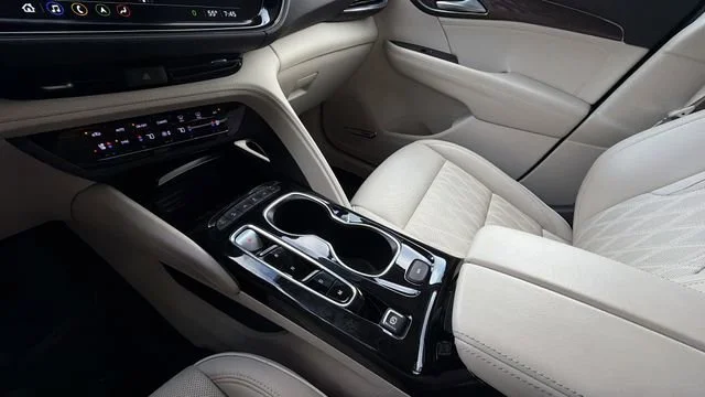 Used 2023 White Frost Tricoat Buick Avenir image 14