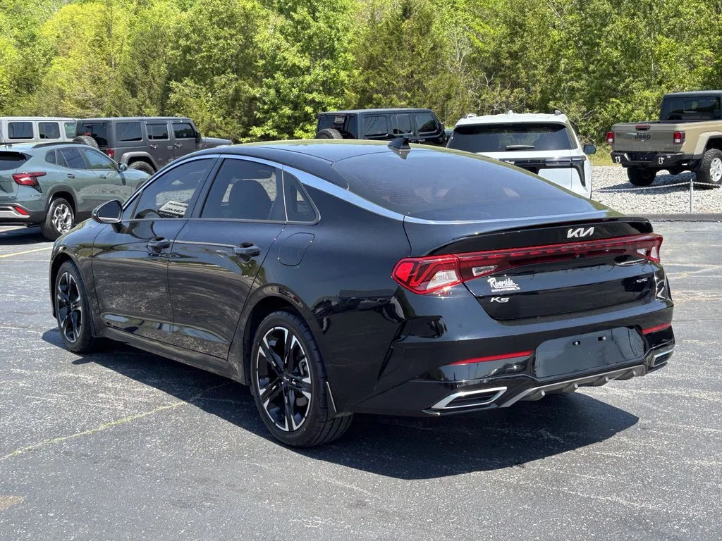 Used 2022 Black Kia GT-Line image 9