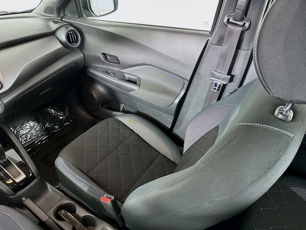 Used 2019 Super Black Nissan S image 22
