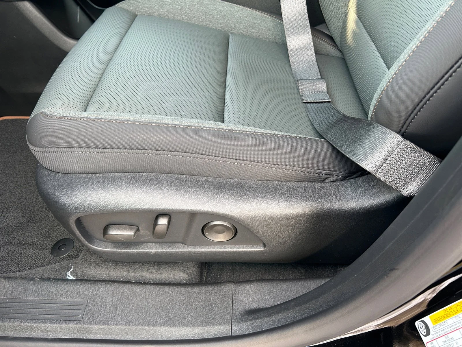 New 2026 Ebony Twilight Metallic GMC AWD AT4 image 15