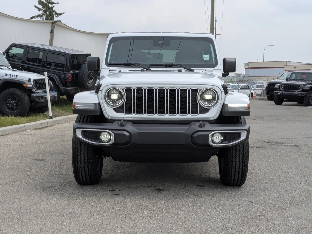 New 2025 White Jeep Sahara - - 4x4 - McKinley Leather Seats - Technology Grp - Safety Grp - Alpine Prem Audio & More! image 2