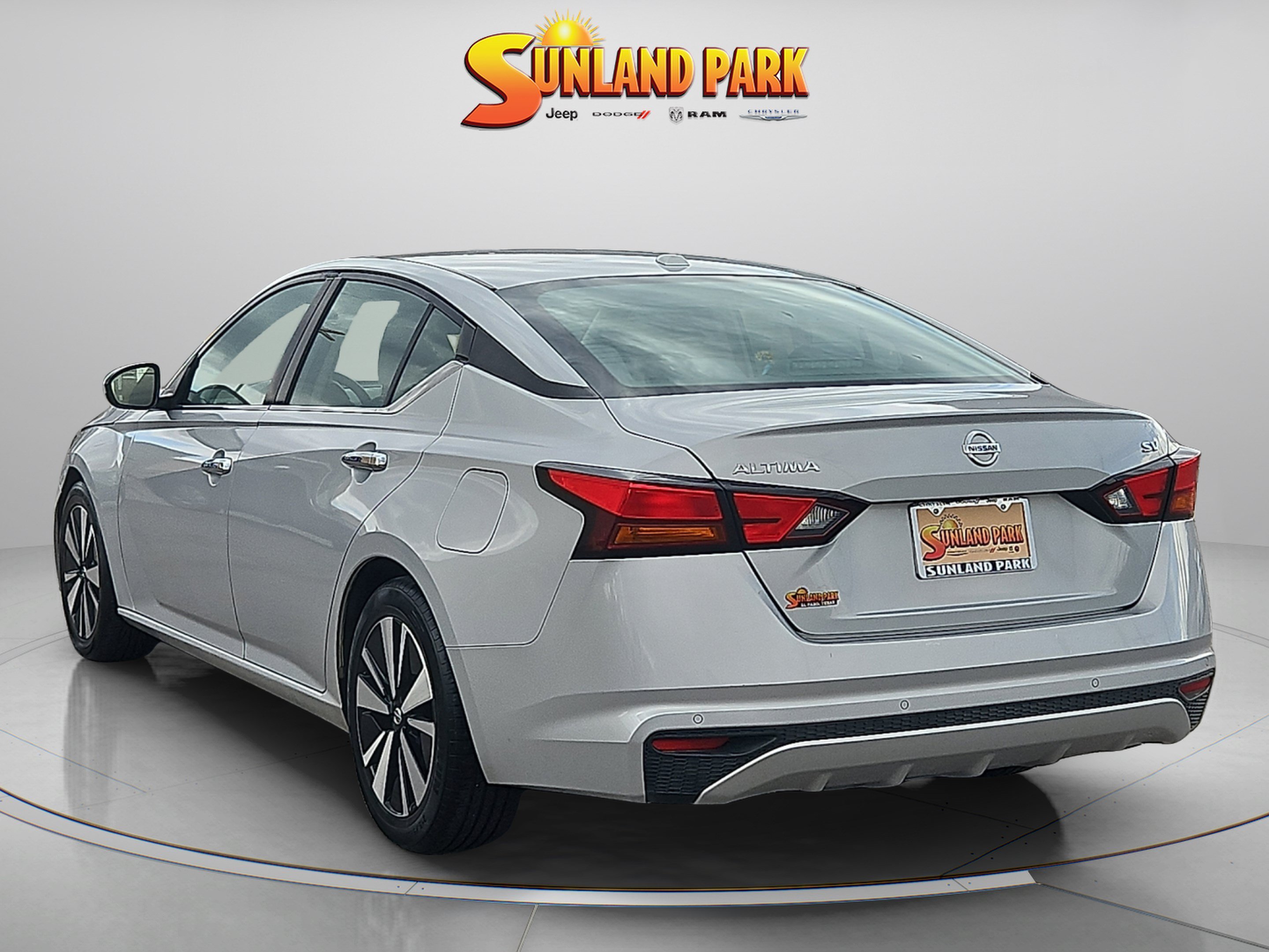 Used 2021 Brilliant Silver Metallic Nissan 2.5 SV image 4