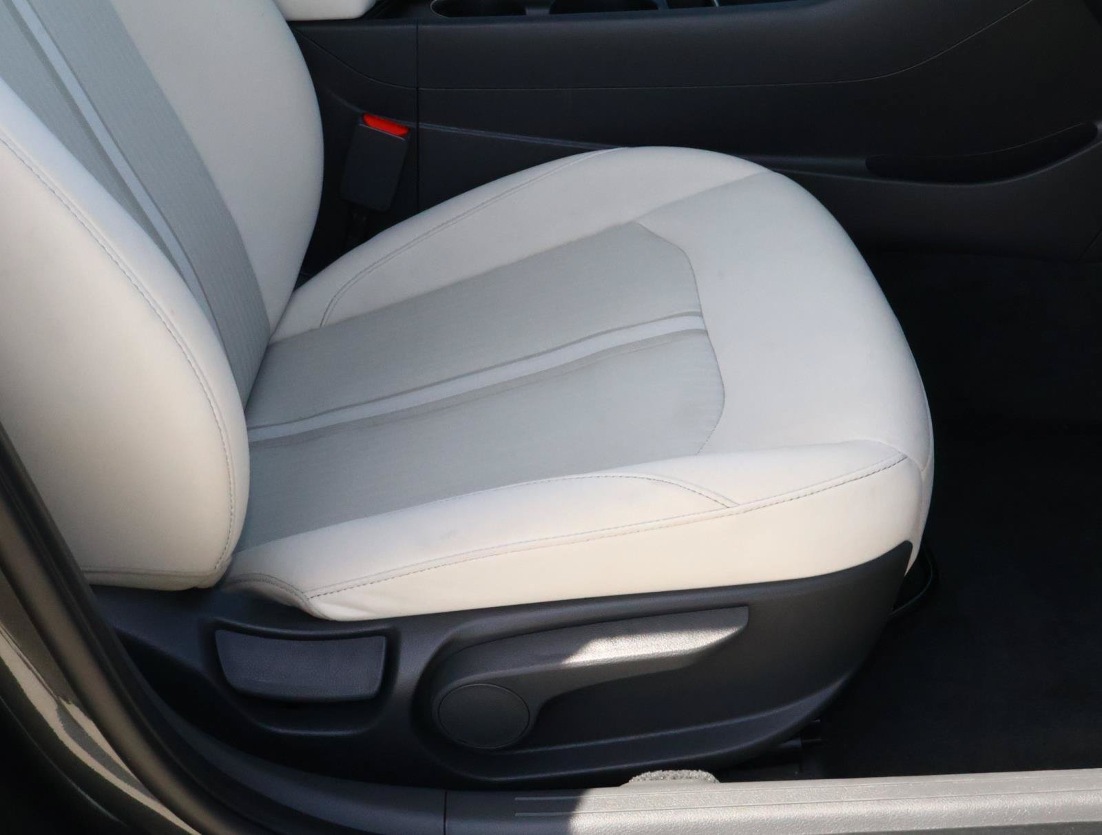 2025 Hyundai Sonata SEL - Photo 18