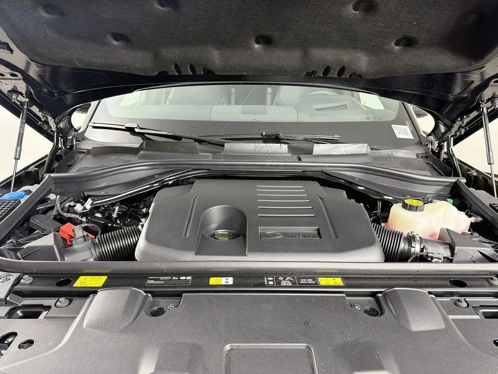 New 2026 Santorini Black Land Rover SE image 32