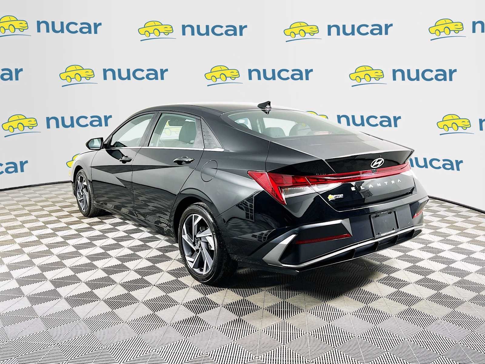 Used 2025 Abyss Black Hyundai SEL Convenience image 5