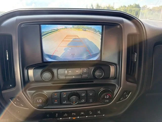 Used 2017 WHITE FROST TRICOAT GMC Denali image 10