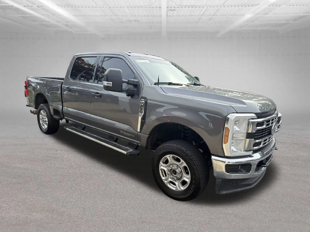 Used 2025 Gray Ford XLT image 21