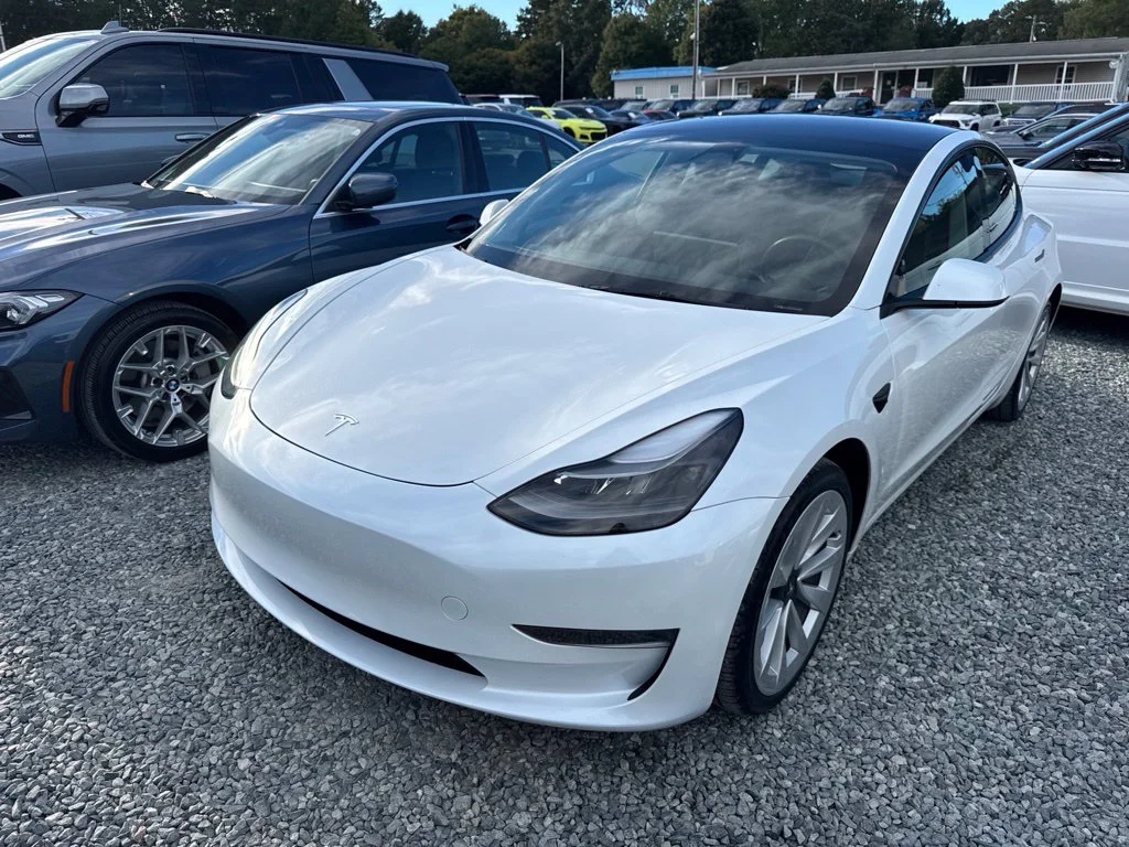 Used 2023 White Tesla Base image 1