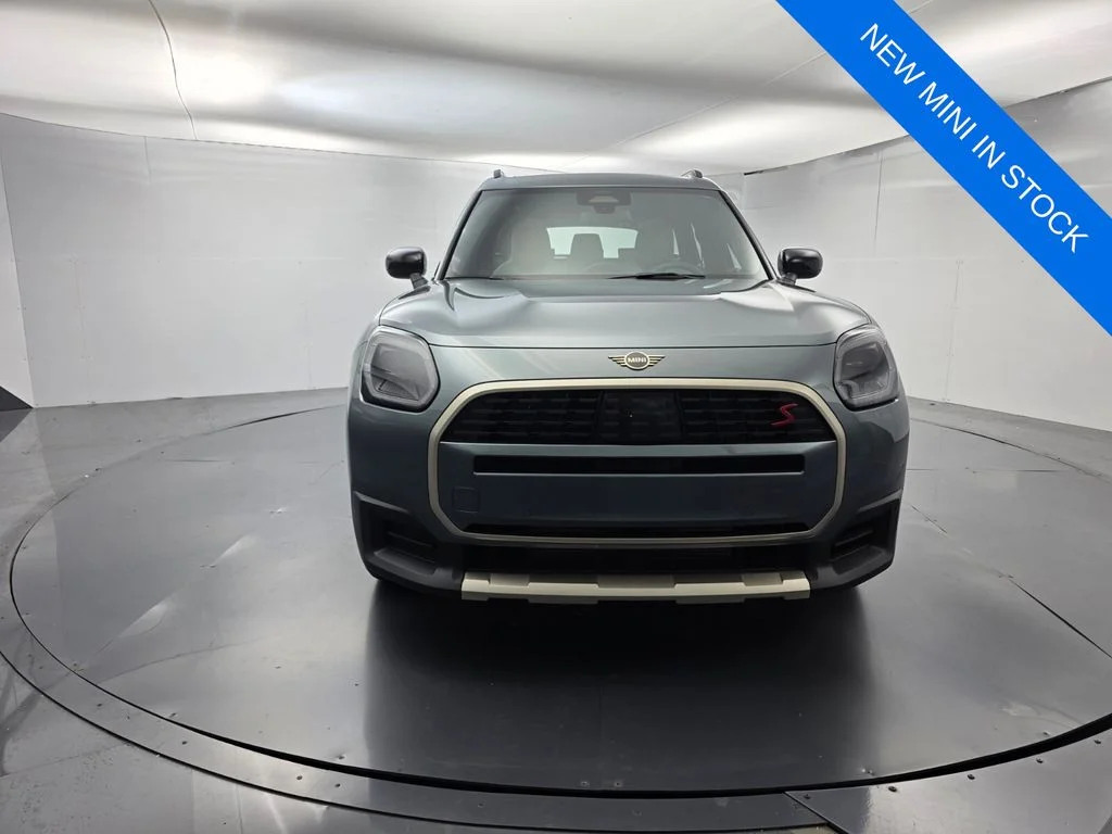 New 2027 Green MINI Signature Plus image 2