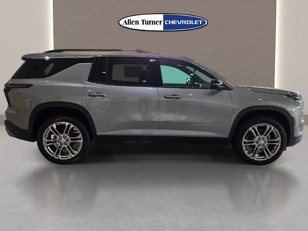 2027 Chevrolet Traverse LT - Photo 7