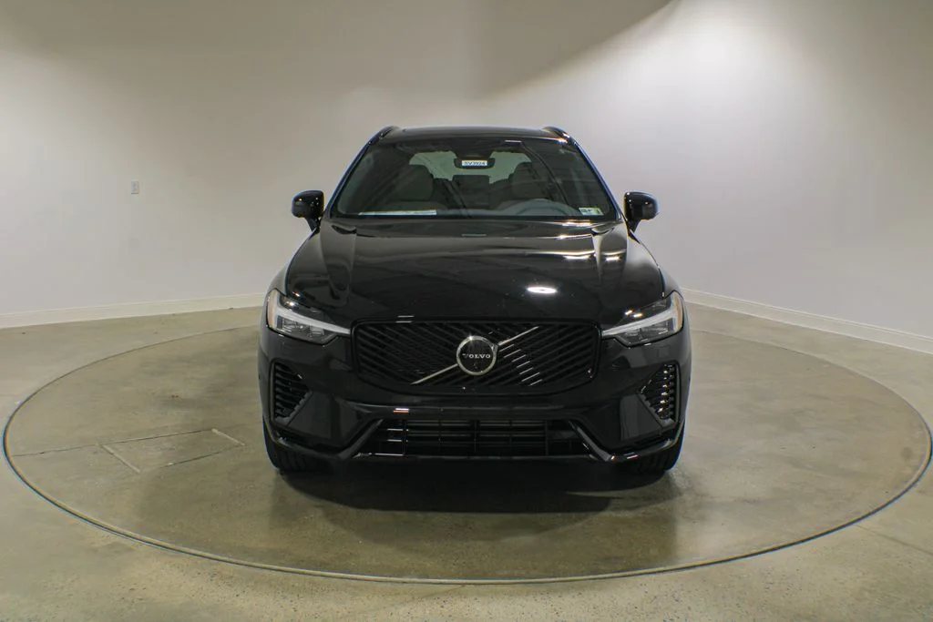 New 2026 Onyx Black Metallic Volvo T8 Plus image 8