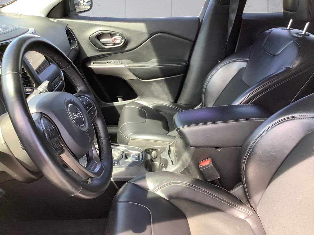 Used 2021 White Jeep Latitude Plus image 13