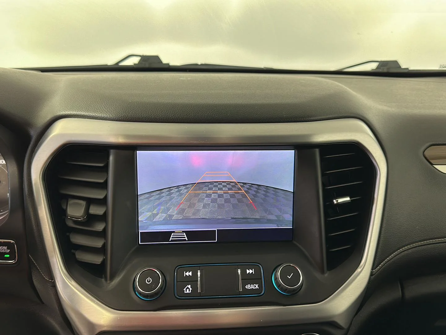 Used 2023 Sterling Metallic GMC SLE image 12