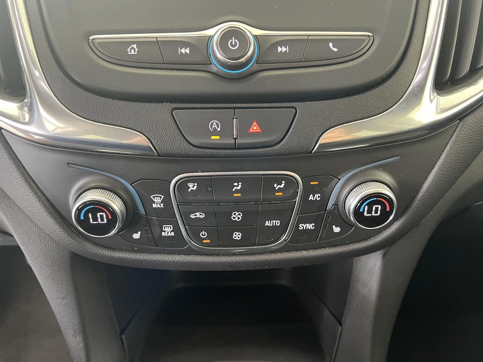 Used 2022 BLUE GLOW METALLIC Chevrolet LT image 16