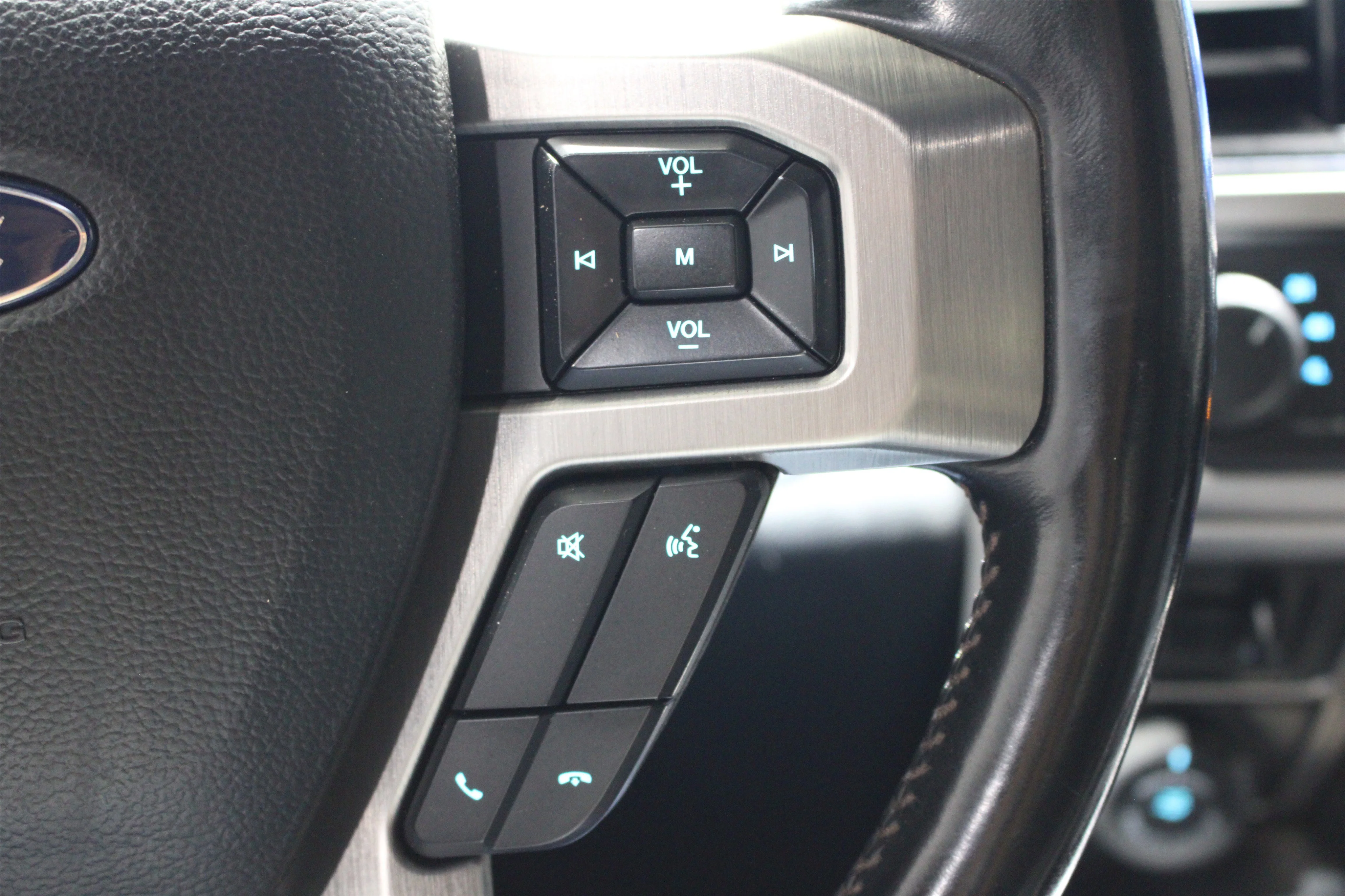 2022 Ford F-350 Super Duty Platinum - Photo 12