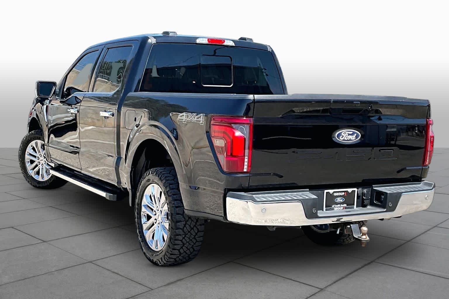 Used 2025 Agate Black Metallic Ford LARIAT image 14