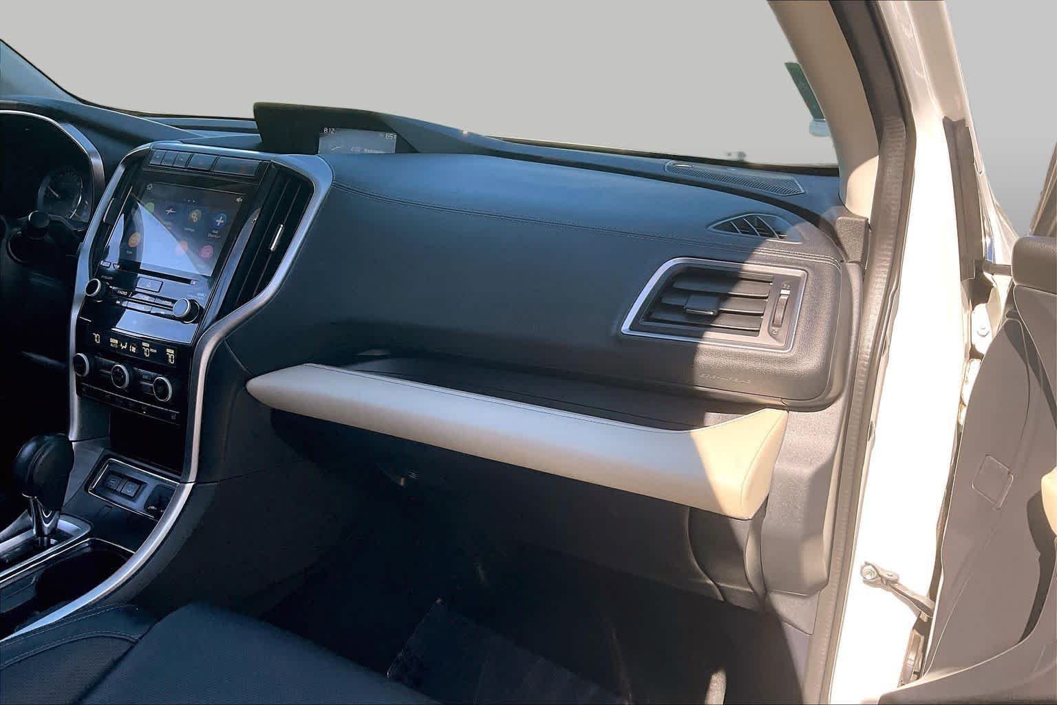 Used 2019 Crystal White Pearl Subaru Limited image 17
