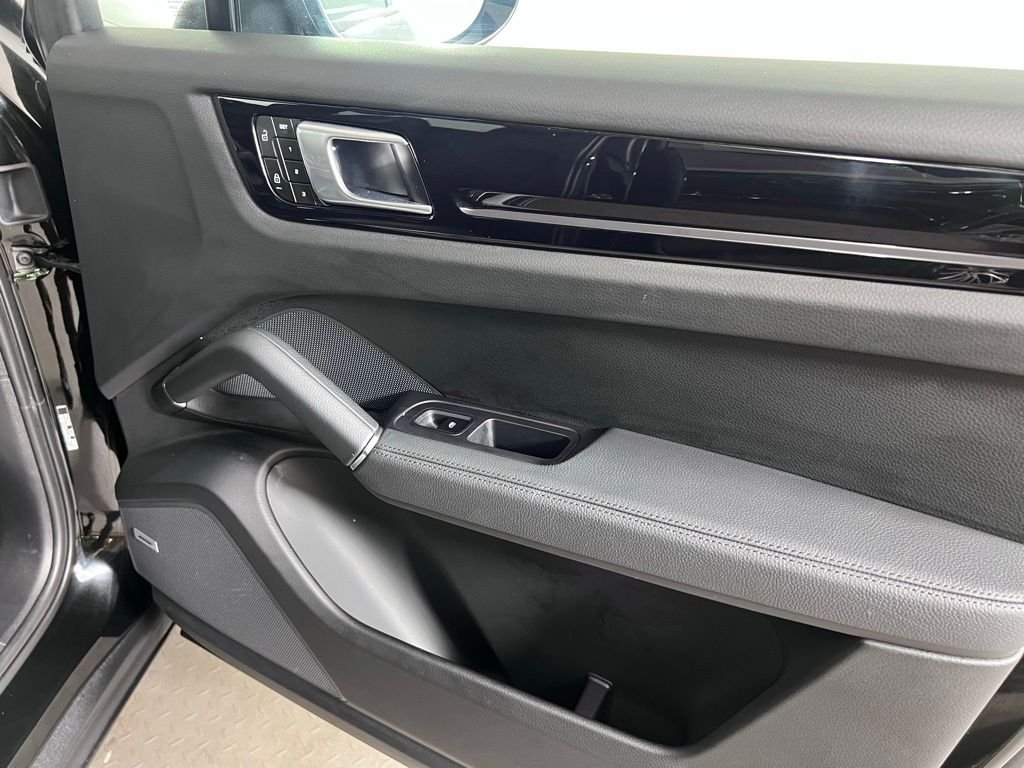 Certified Used 2023  Porsche S image 17