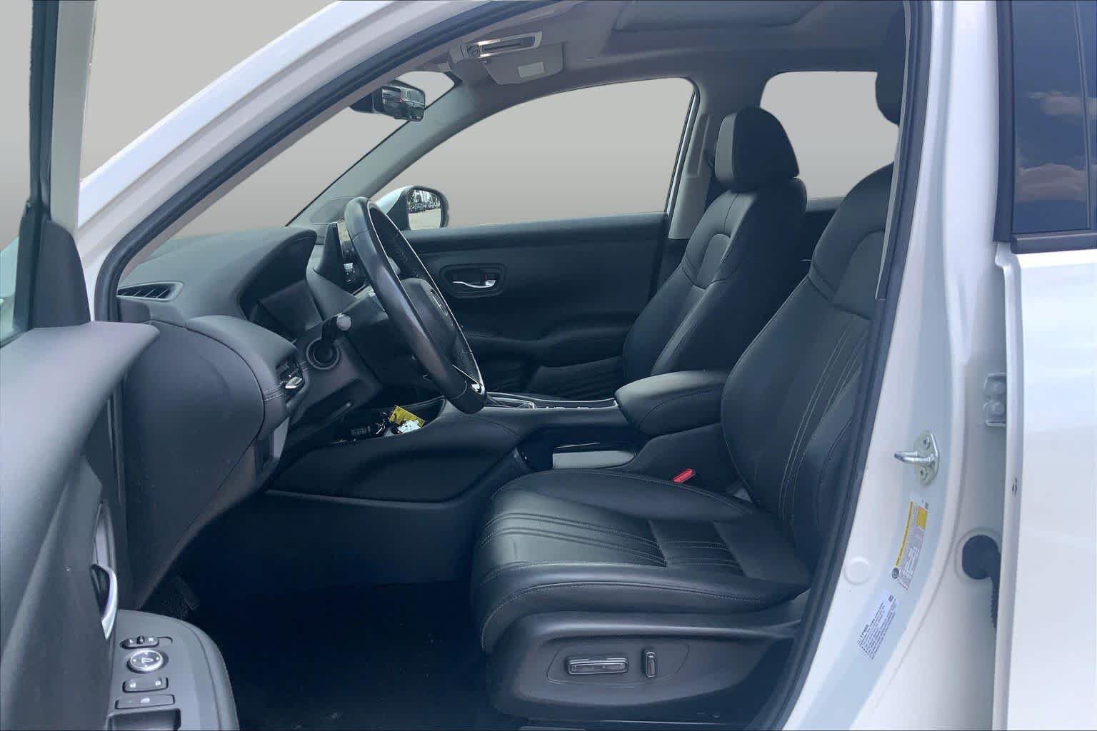Used 2024 Platinum White Pearl Honda EX-L image 8