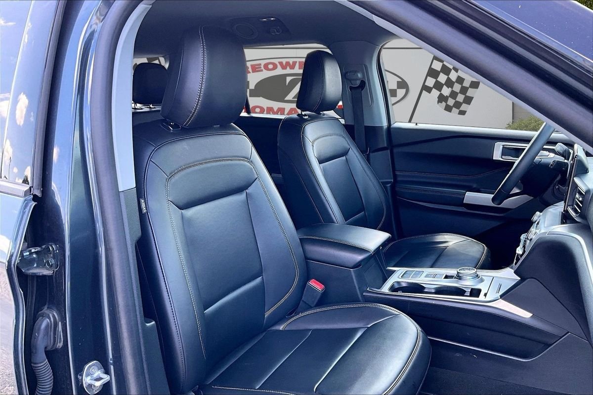 Used 2024 Blue Ford XLT image 7
