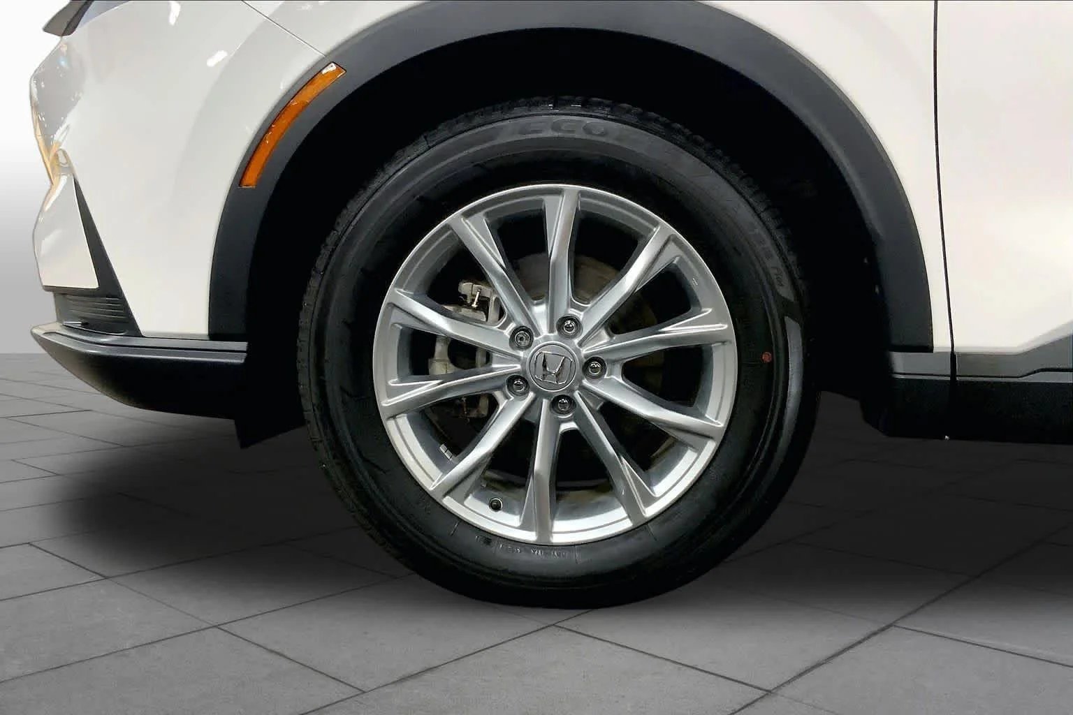 Used 2025 Platinum White Pearl Honda EX image 11