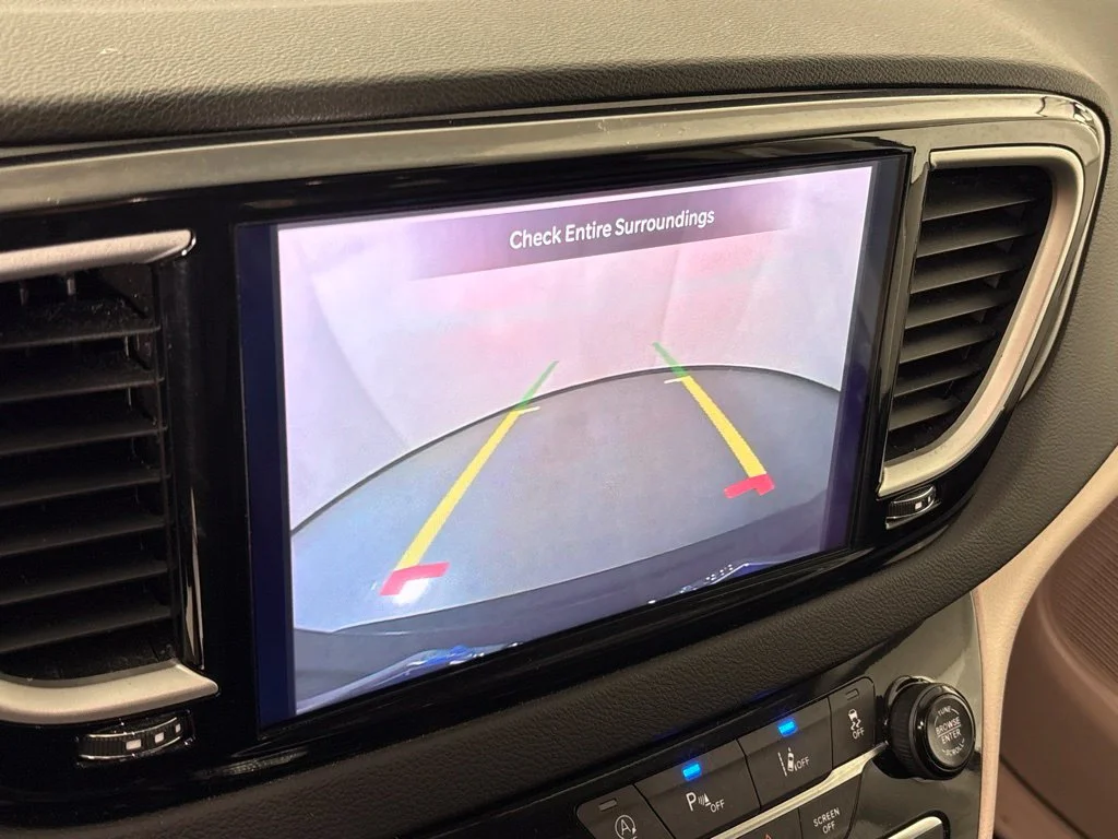 Used 2024 Black Chrysler Touring L image 40