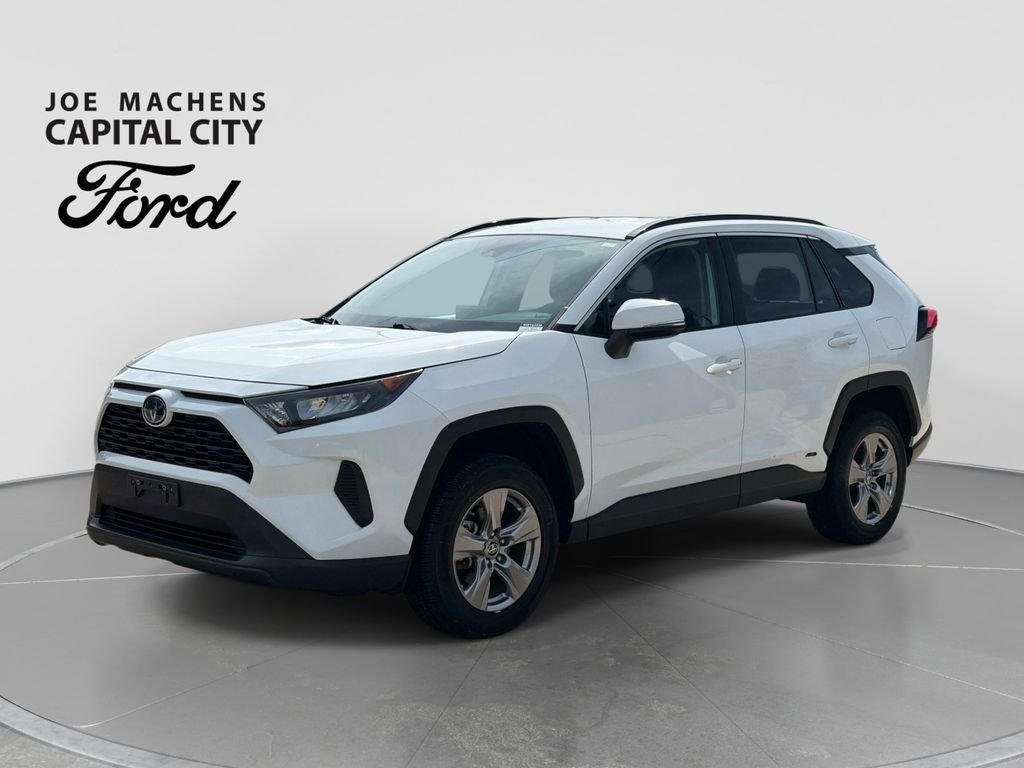 Used 2022 White Toyota LE image 9