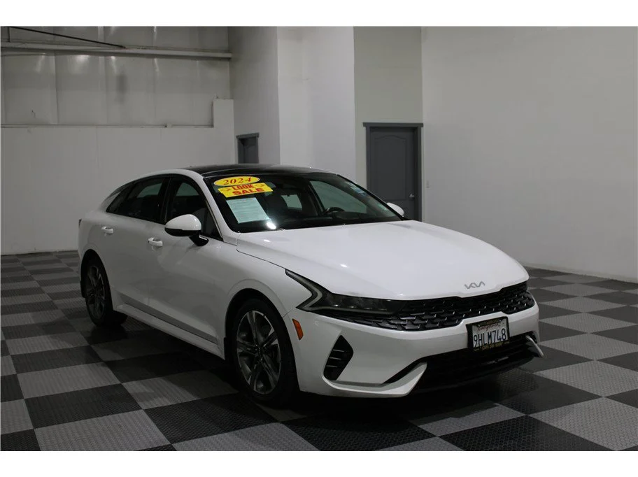 Used 2024 Glacial White Pearl Kia EX image 3