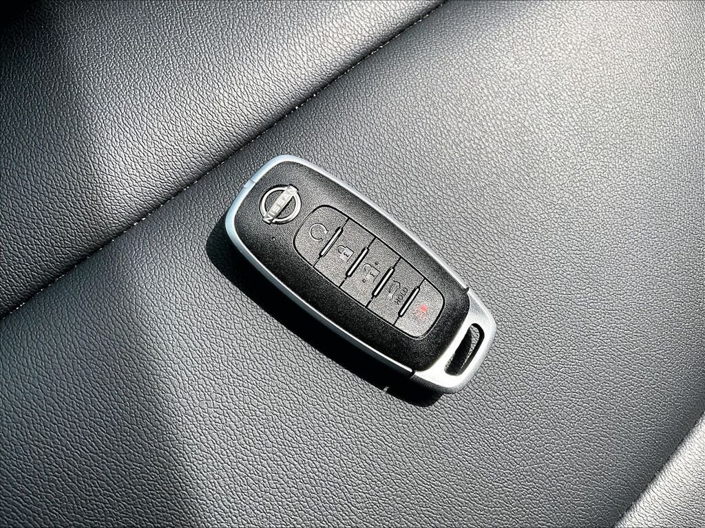 Used 2025 White Nissan SL image 30