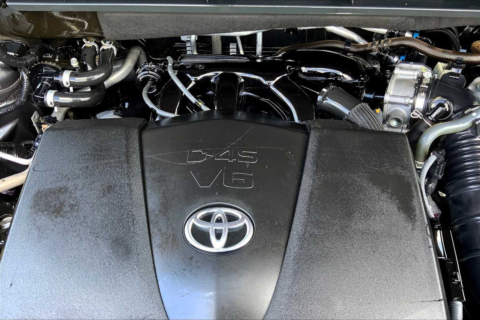 Used 2020 Magnetic Gray Metallic Toyota Limited image 32