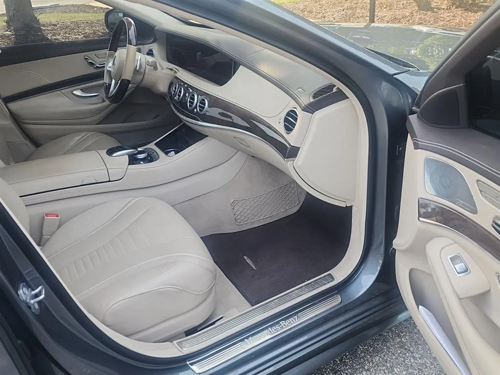 Used 2020 DIAMOND SILVER METALLIC MERCEDES-BENZ-CAR  image 6