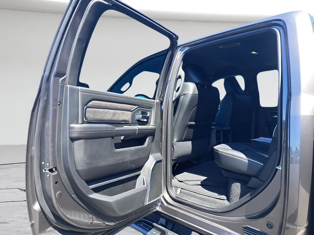New 2026 Granite Crystal Metallic Clear-Coat Exterior Paint RAM Laramie image 11