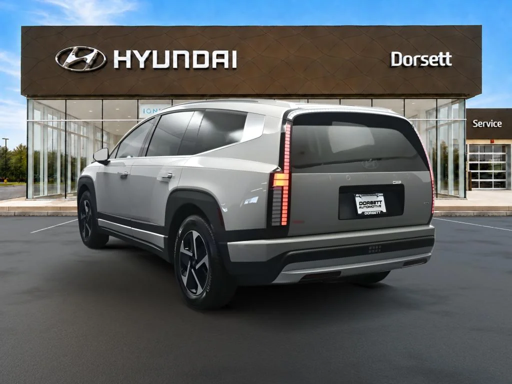 New 2026 Cyber Gray Hyundai SE image 2
