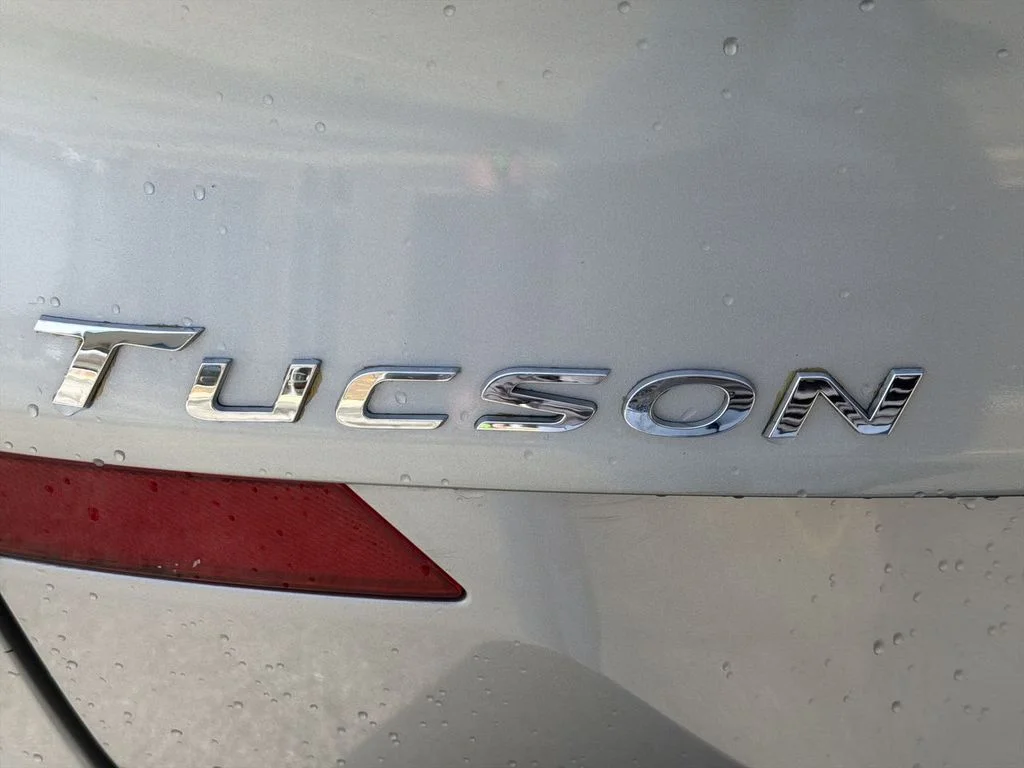 Used 2020 Silver Hyundai SE image 30