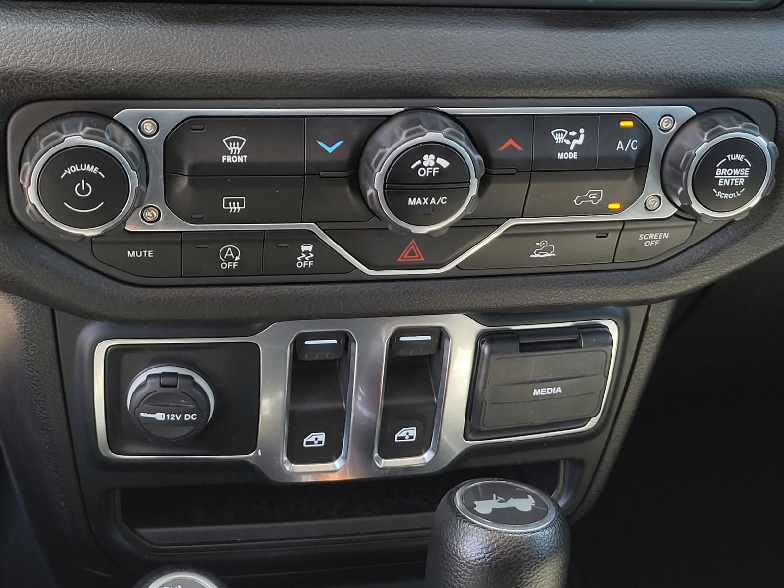 Used 2024 Hydro Blue Pearl Coat Jeep Sport S image 22