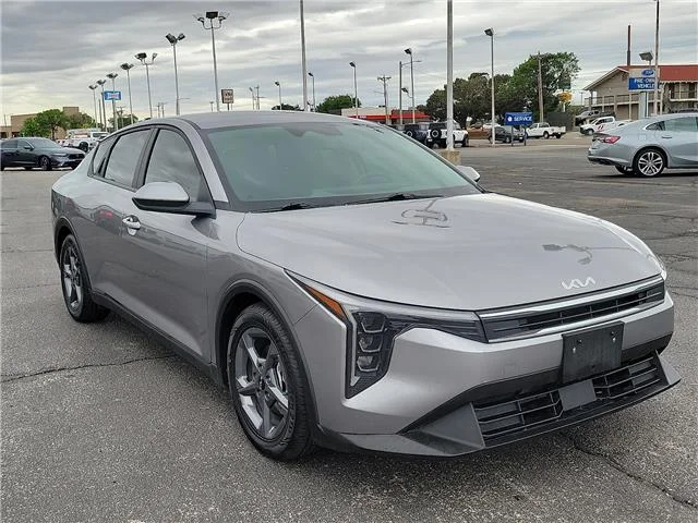 Used 2025 Steel Gray KIA LXS (IVT) image 5