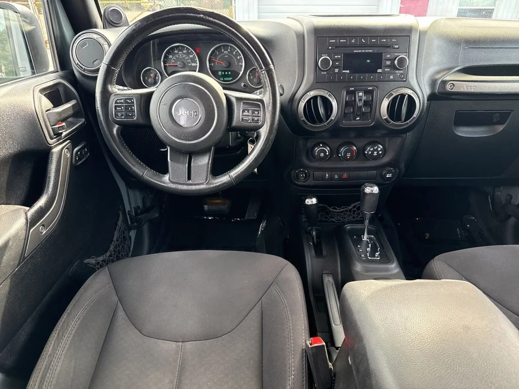 Used 2014 Gray Jeep Unlimited Sport image 12