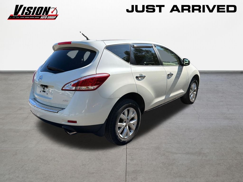 Used 2013 White Nissan S image 5