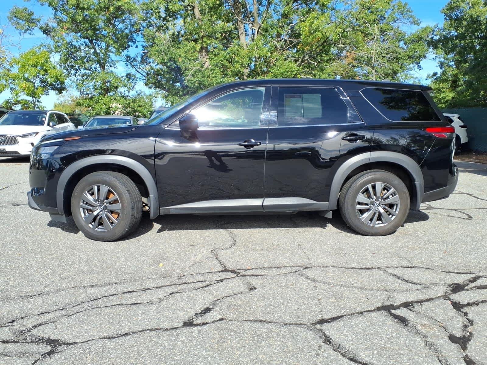 Certified Used 2023 Super Black Nissan S image 4