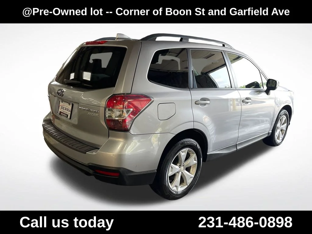 Used 2016 Silver Subaru 2.5i Premium image 5